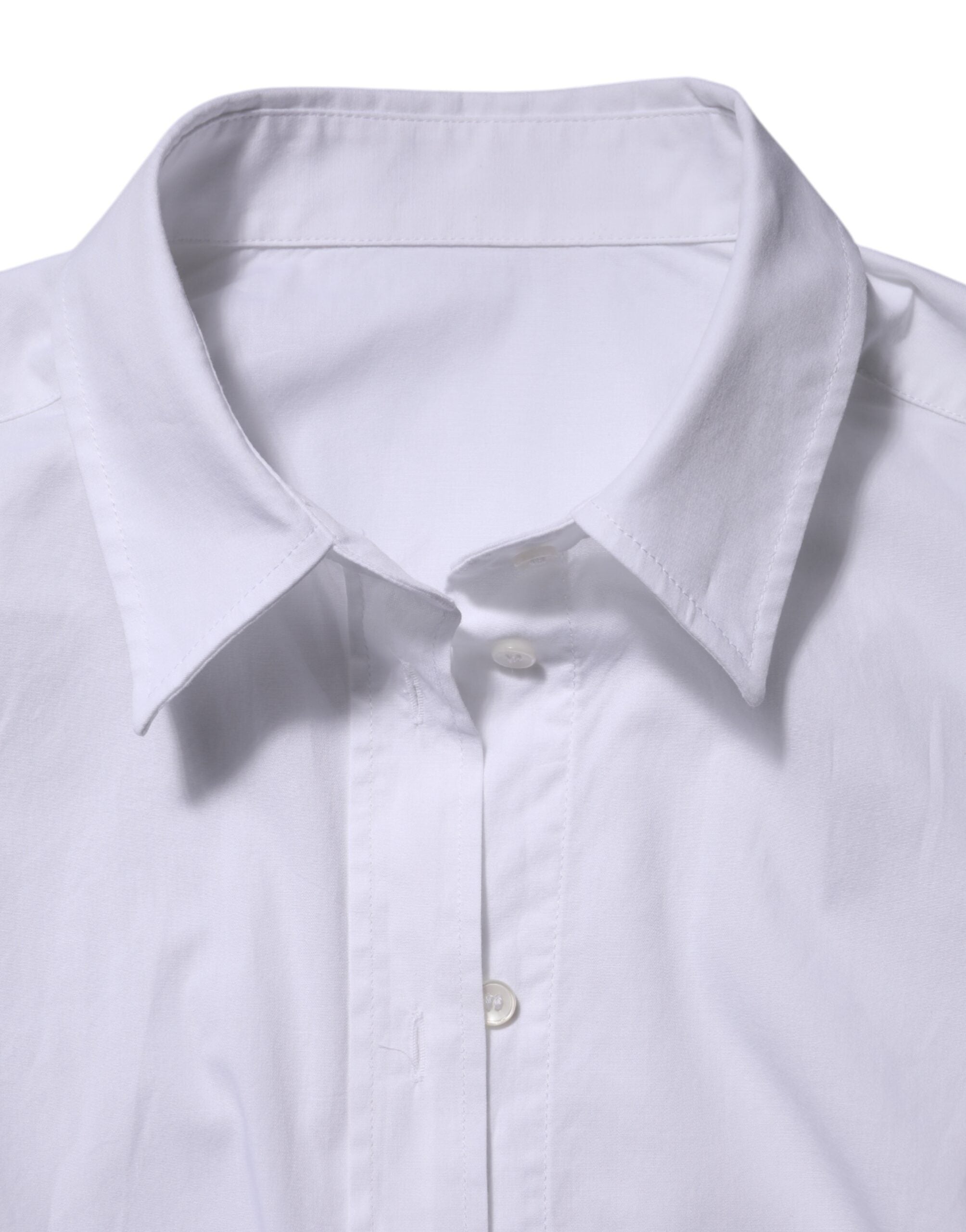 Chemise blanche en coton Dolce & Gabbana avec col et boutons, vue de devant sur mannequin.