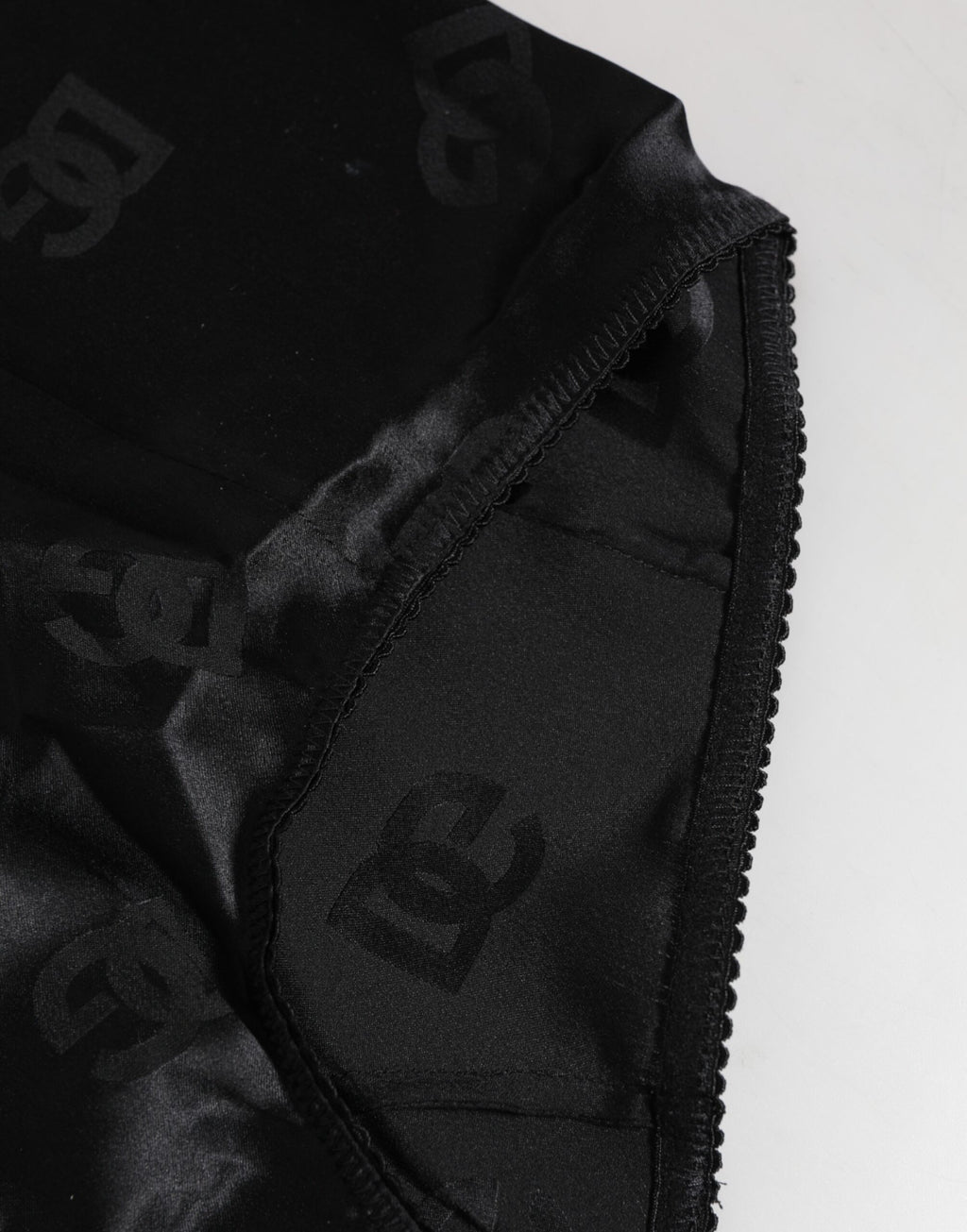 Gaine noire en soie extensible Dolce & Gabbana, taille haute, sous-vêtement élégant et ajusté.