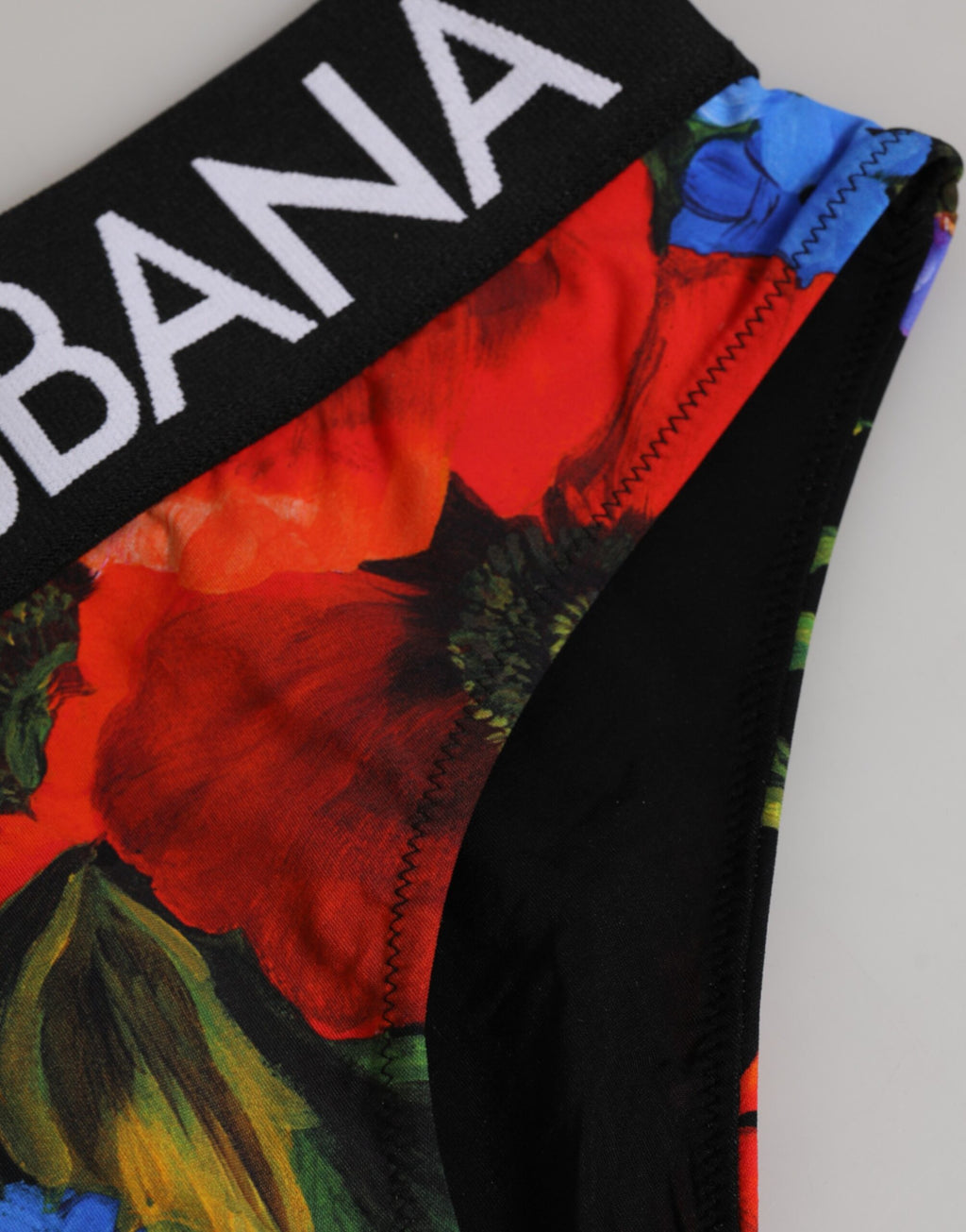 Culotte noire Dolce & Gabbana à imprimé floral, taille haute, sous-vêtements élégants et confortables pour femmes.