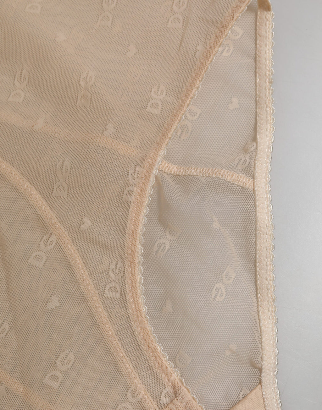 Culotte gainante beige en nylon Dolce & Gabbana à taille haute, style élégant et confortable.