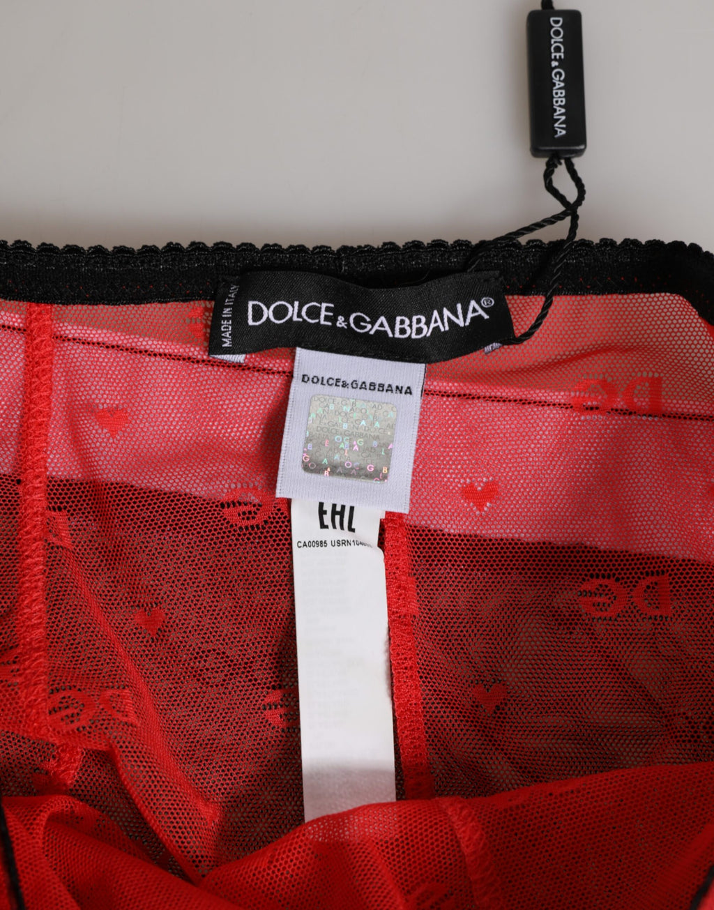 Sous-vêtement Dolce & Gabbana en nylon noir et rouge, porte-jarretelles taille haute élégante et ajustée.