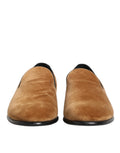Chaussures mocassins en daim marron pour homme de Dolce & Gabbana, style slip-on et chaussures formelles élégantes.