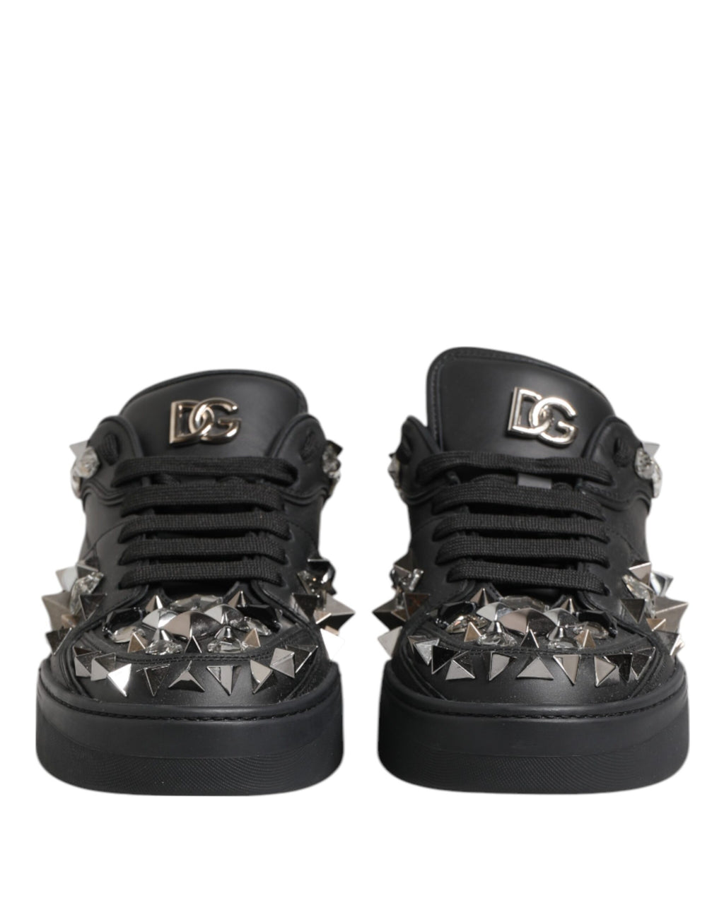 Chaussures sneakers pour hommes Dolce & Gabbana Portofino noires avec studs, vue en gros plan.