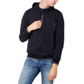 Sweat à capuche en coton noir de la marque Armani Exchange, visible avec détails de la capuche et logo discret.