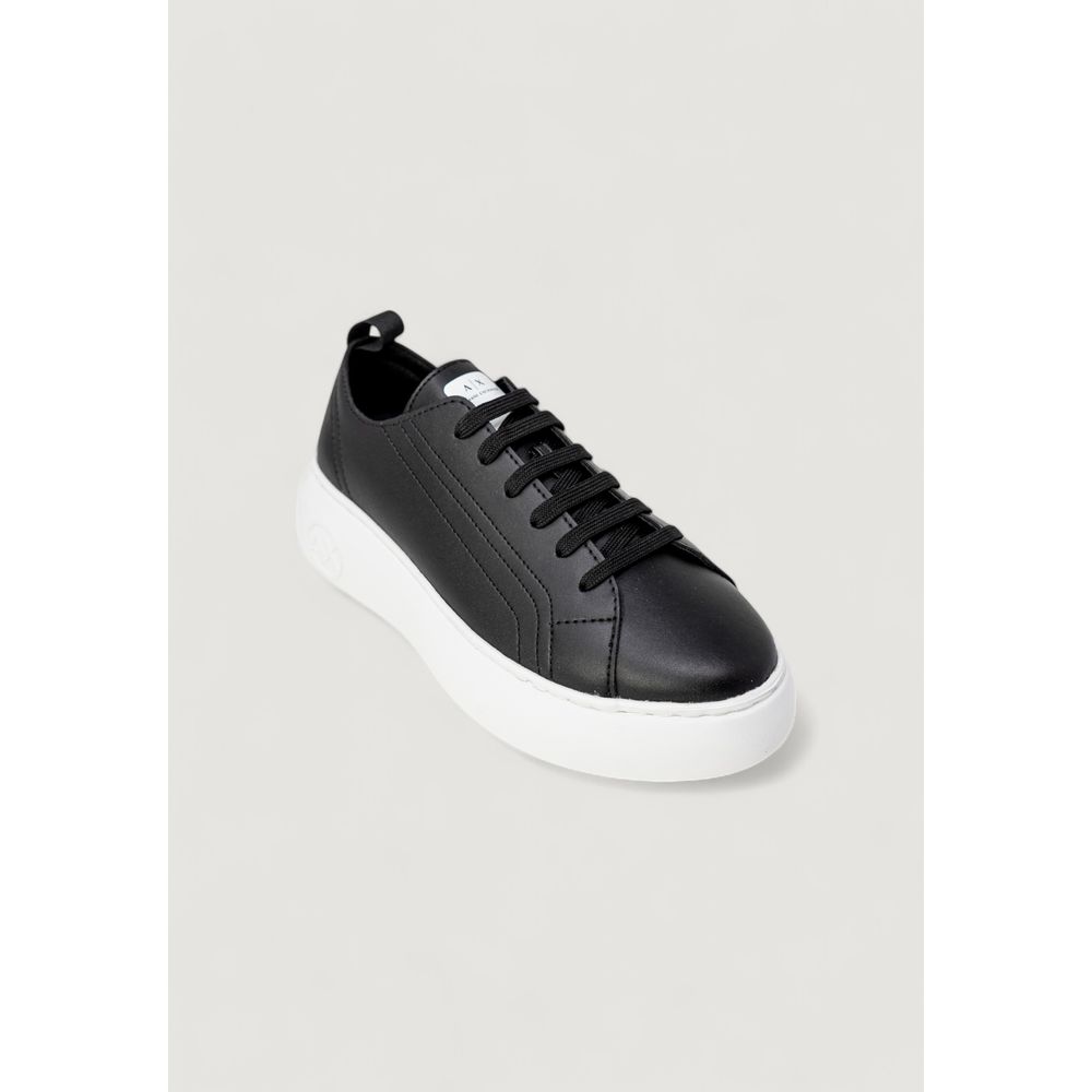 Chaussures basses en cuir synthétique noir Armani Exchange pour hommes, style sneakers décontractés.