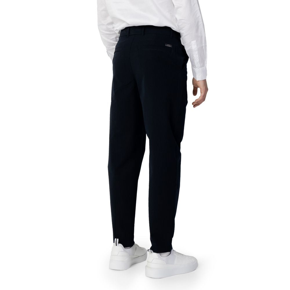 Pantalon décontracté en coton bleu de la marque Armani Exchange, style casual et confortable, pour homme.