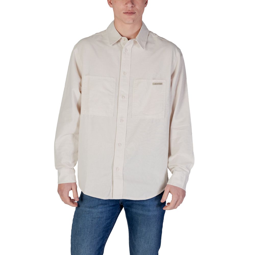 Chemise beige en coton recyclé de Calvin Klein Jeans, vue de face, détails du col et des manches.
