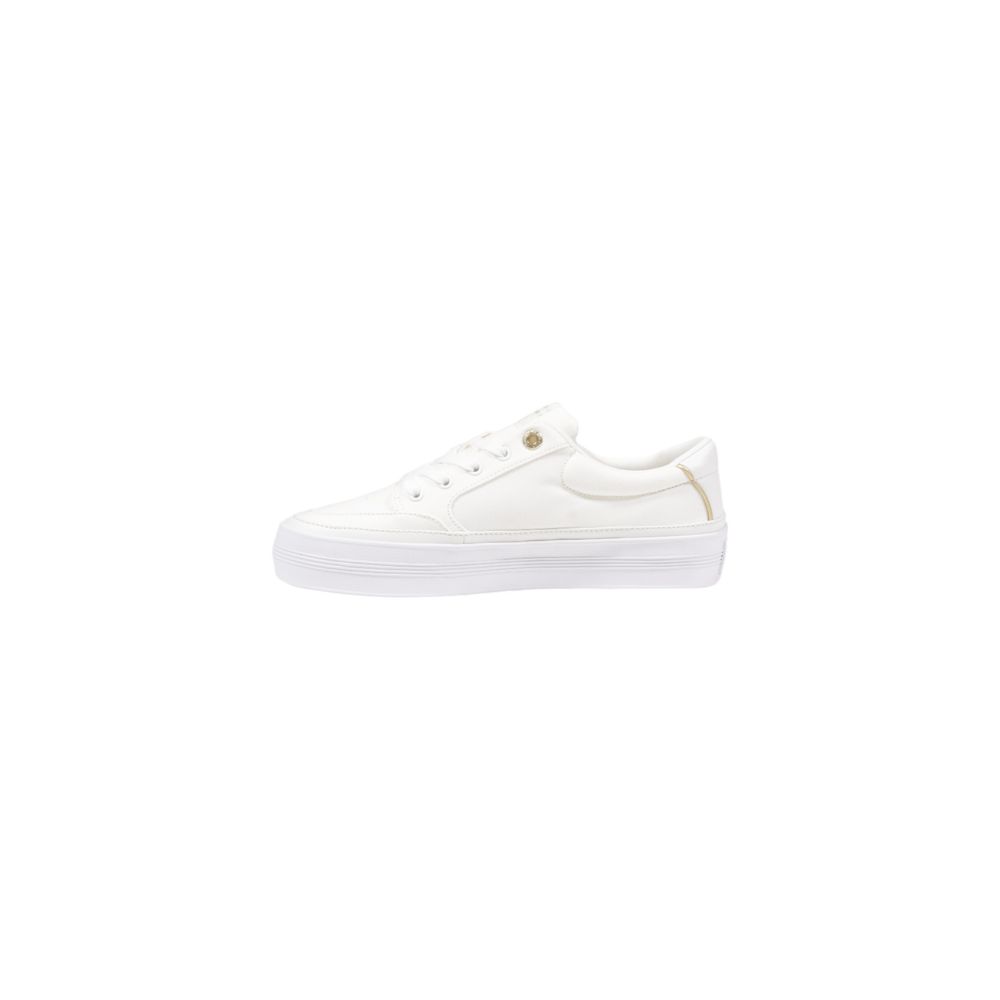 Sneakers basses Tommy Hilfiger en coton recyclé de couleur crème, style décontracté, vue de face.