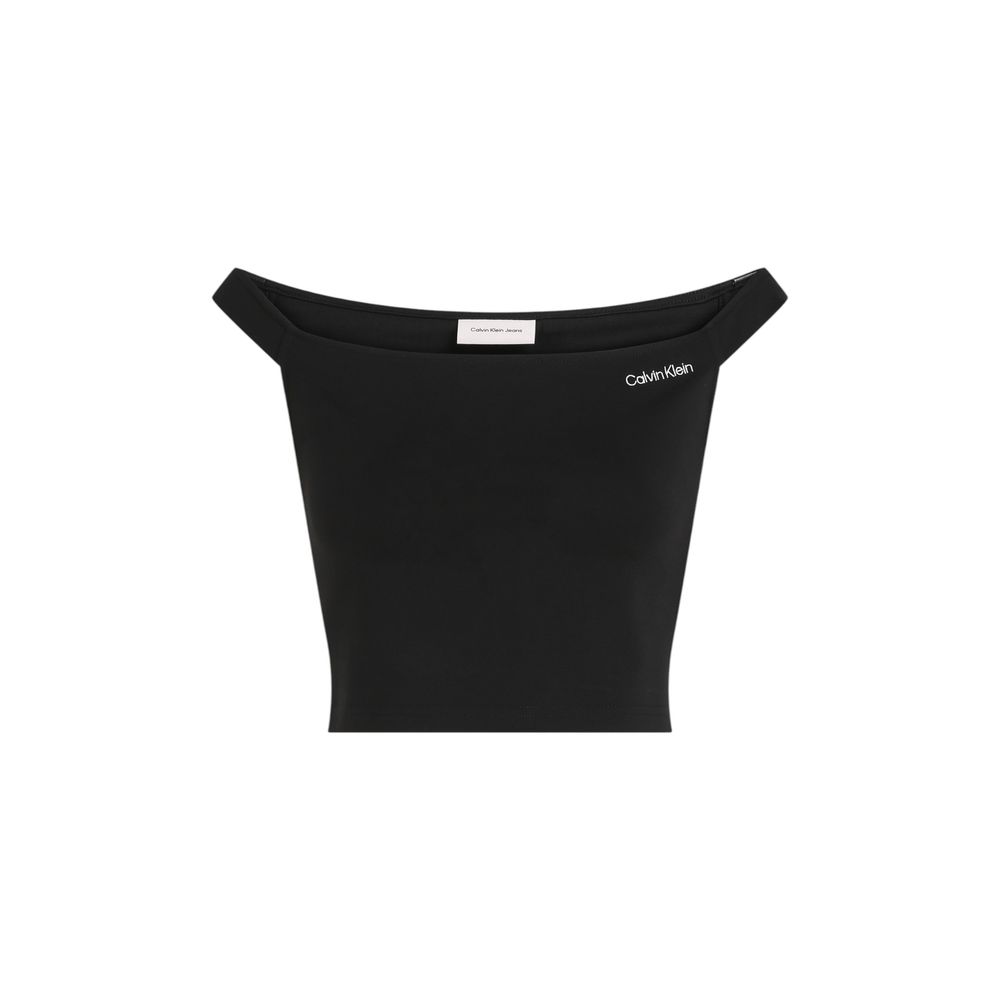 Haut noir en viscose de Calvin Klein Jeans, coupe élégante, porté avec col arrondi et manches longues.