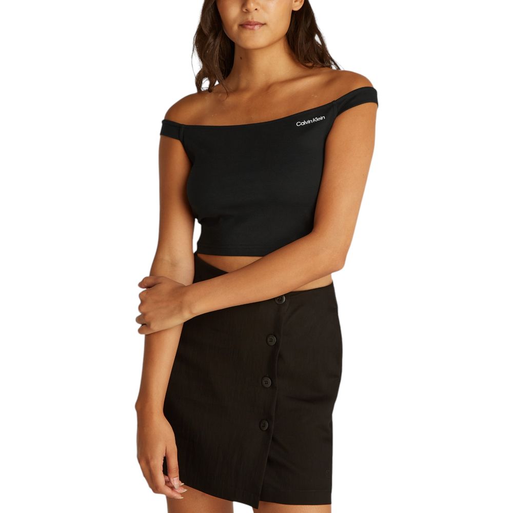 Haut en viscose noir de Calvin Klein Jeans, style élégant, avec col en V et manches longues, porté par un mannequin.