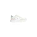 Chaussures sport en cuir beige de Calvin Klein Jeans, baskets athlétiques élégantes avec semelle blanche et design moderne.