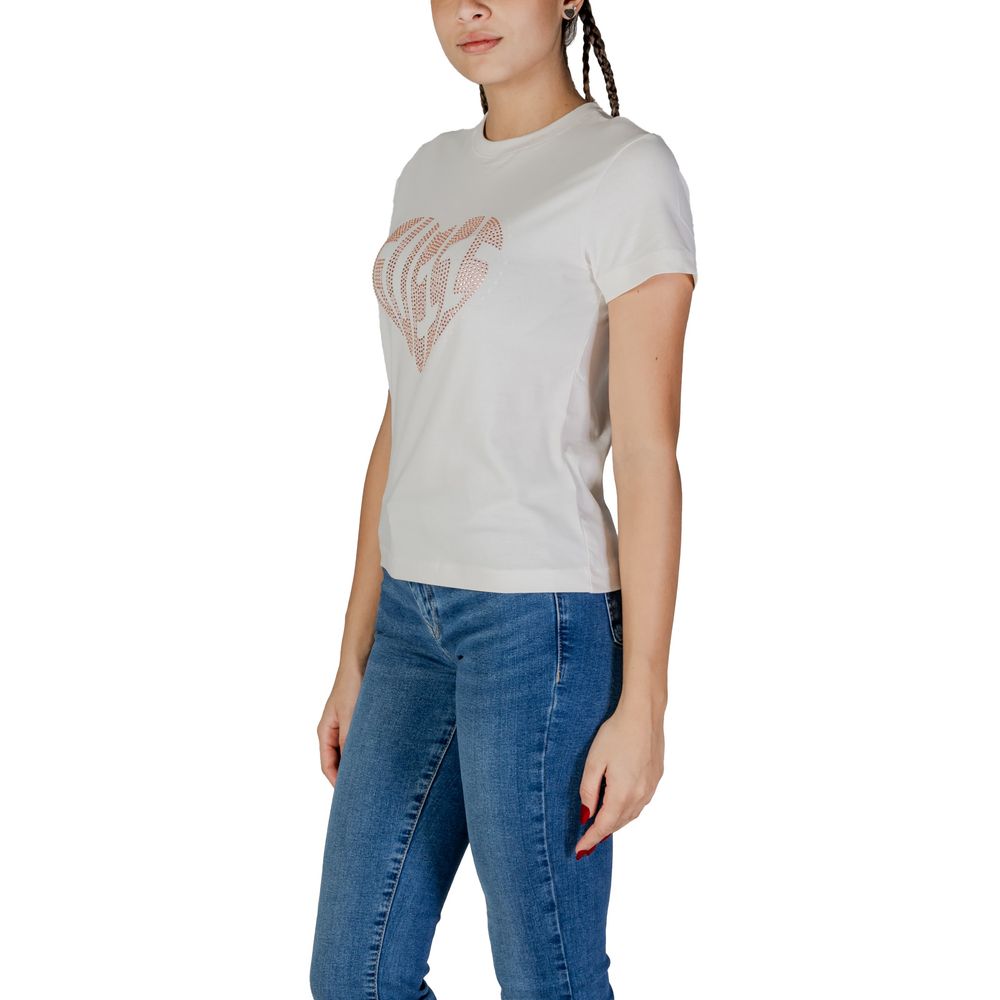 T-shirt en coton Guess Active, modèle Active Cream, avec logo Guess sur la poitrine, porté par un mannequin blanc.