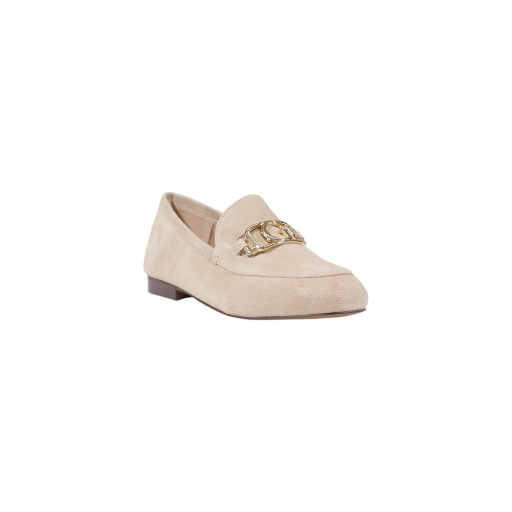 Chaussures à talons plateforme Guess en cuir beige, élégantes et confortables, pour femmes.