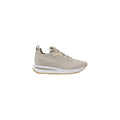 Sneakers basses en polyester beige de la marque Guess, chaussures décontractées pour homme ou femme, vue de face.