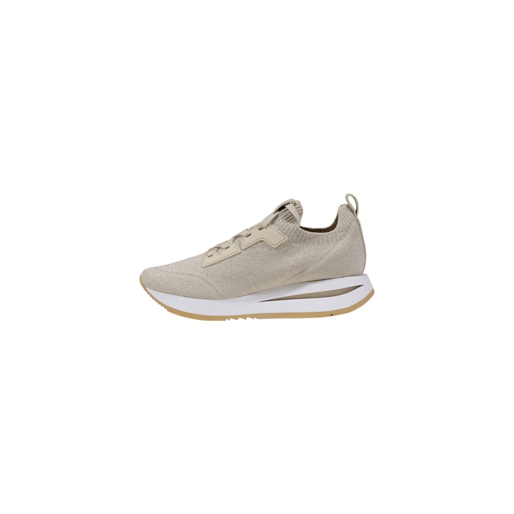 Basket Guess beige en polyester, chaussures basses de sport pour femmes, style décontracté et confortable.