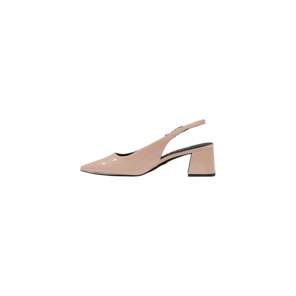 Sandales à plateforme Guess en polyéthylène roses, avec semelle épaisse et design tendance, vues de côté.
