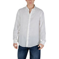 Chemise blanche en lin Armani Exchange pour homme, col classique et manches longues, vue de face.