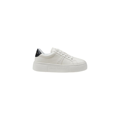 Chaussures sneakers épaisses en polyester noir de la marque Armani Exchange, vue de face.