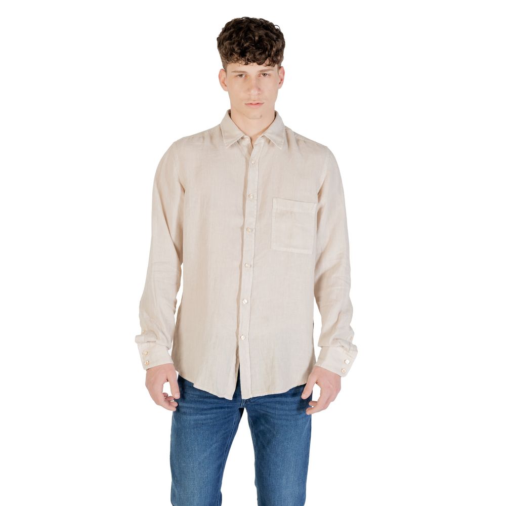 Chemise en lin beige de la marque Hugo Boss, vue de face, détails du col et des boutons visibles.
