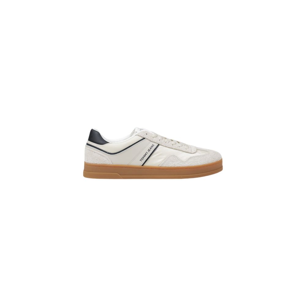 Sneakers basses Tommy Hilfiger Jeans en cuir crème, chaussures de sport décontractées avec semelle blanche, vue de face.
