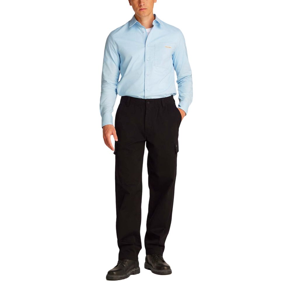 Pantalon cargo en coton noir de Calvin Klein Jeans, coupe décontractée, avec poches latérales et détails modernes.