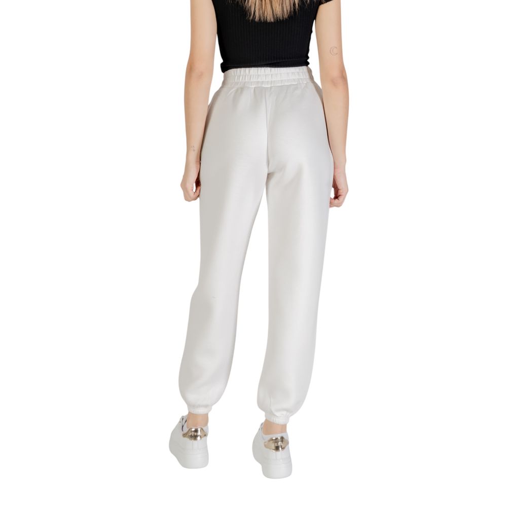 Pantalons de sport Guess Active en viscose, joggeurs confortables pour entraînement, avec taille élastique et poches.