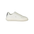 Sneakers pour femmes Calvin Klein en polyuréthane blanc, style moderne et confortable, vue de côté.