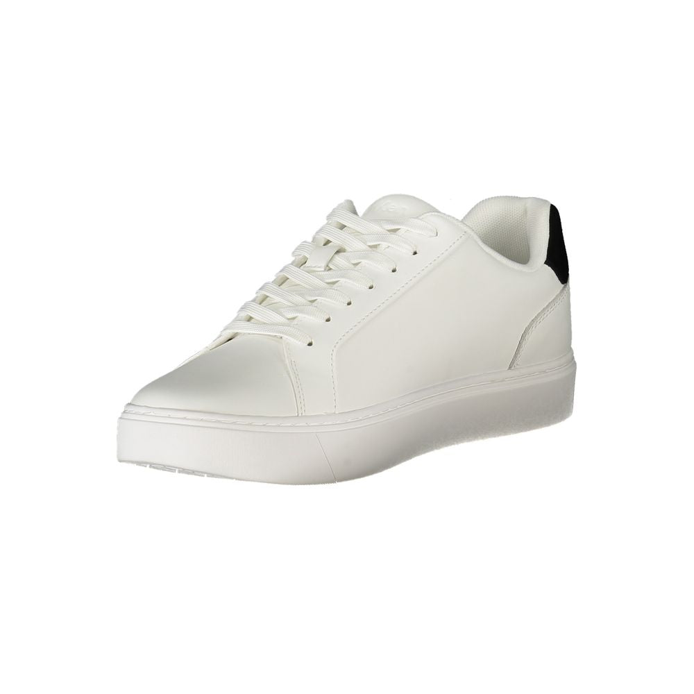 Chaussures de sport blanches Calvin Klein en polyuréthane pour homme, baskets élégantes et modernes.