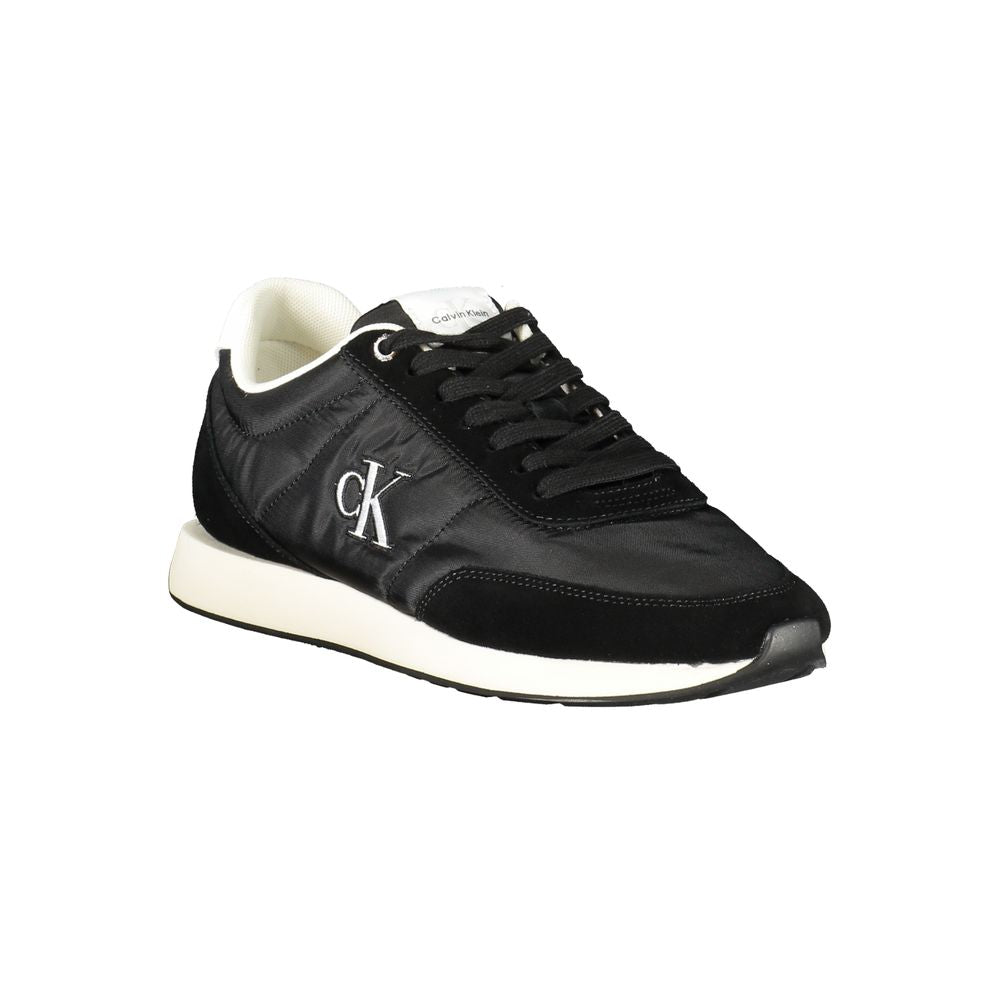 Chaussures homme Calvin Klein en polyester noir, baskets noires élégantes avec semelle blanche.