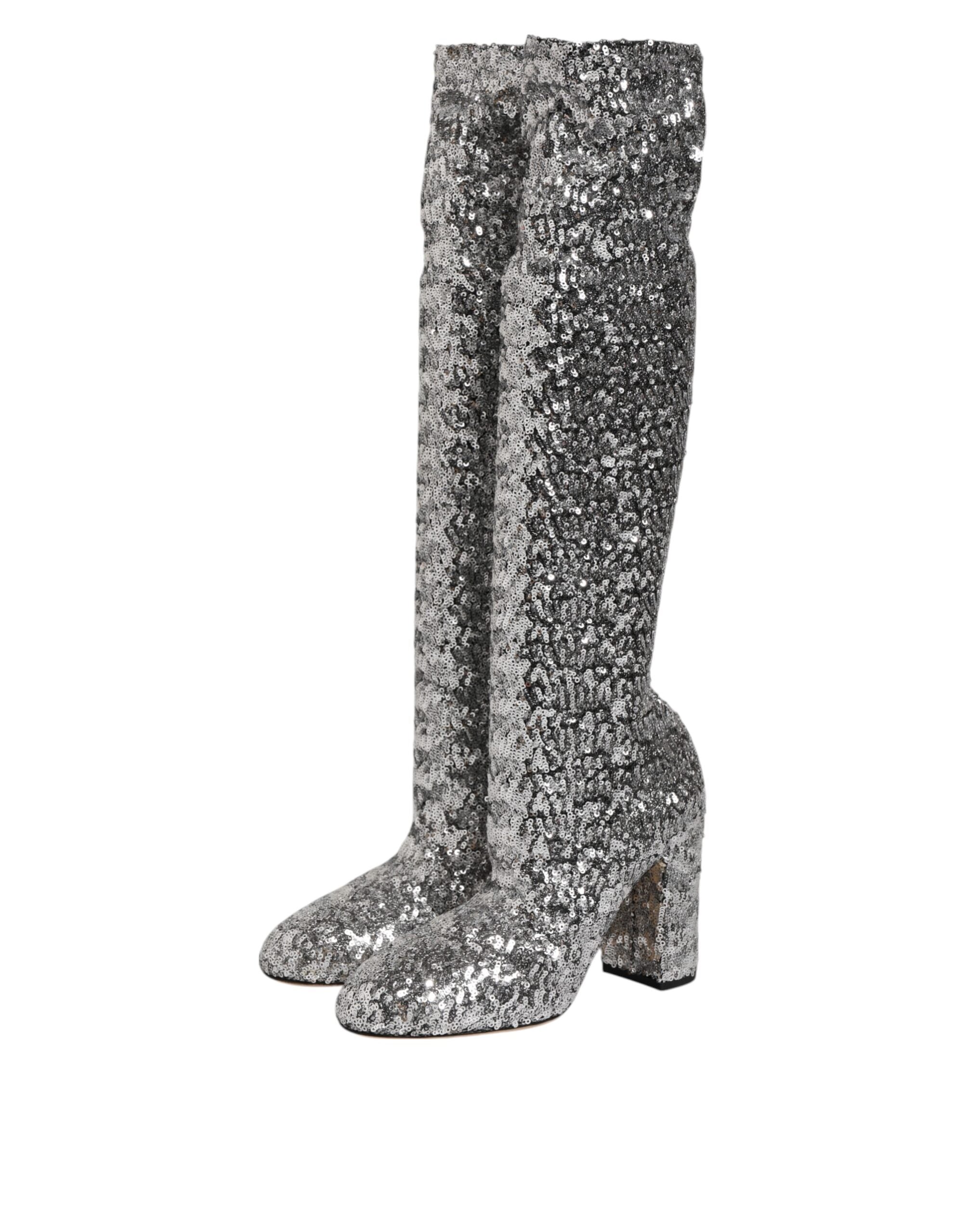 Bottes à talons hauts en sequins argentés de Dolce & Gabbana, chaussures de soirée scintillantes en glitter élégantes.