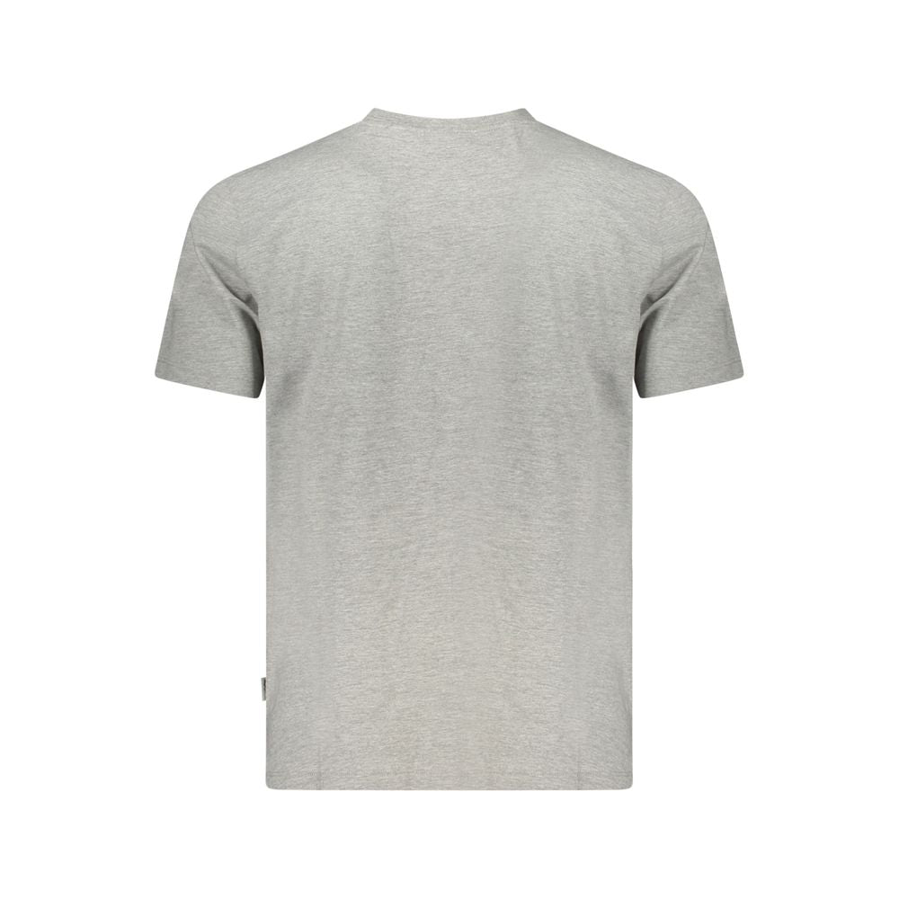T-shirt gris en coton pour homme de la marque Pepe Jeans, coupe classique et tissu doux, visible sur le mannequin.