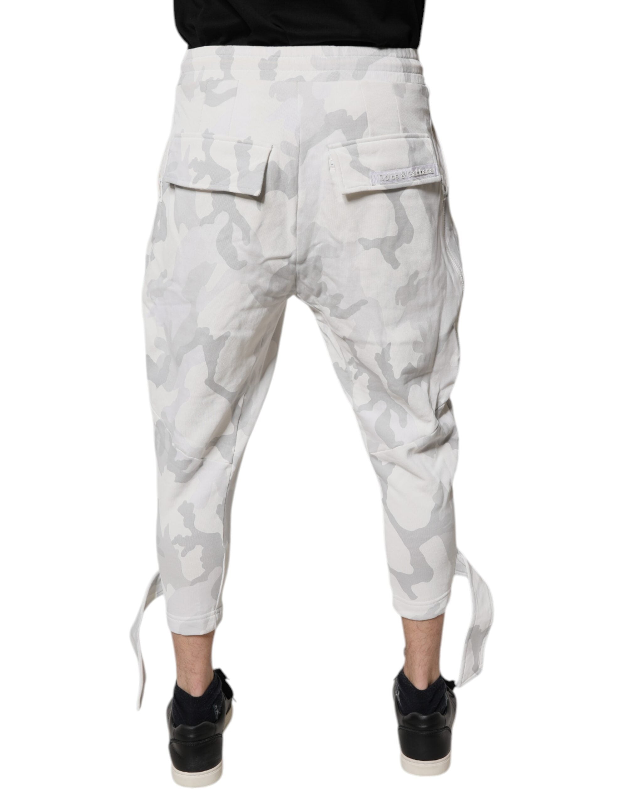 Pantalon cargo jogger blanc camouflage Dolce & Gabbana, style décontracté avec poches latérales et taille élastique.