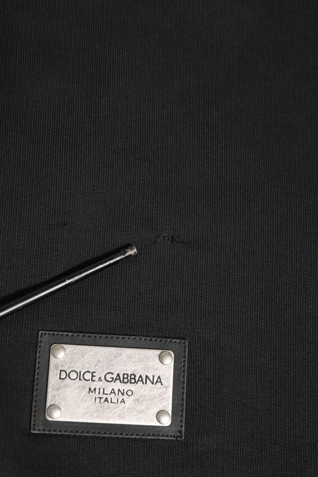 Sweat à capuche noir Dolce & Gabbana avec logo, fermeture éclair complète, pour homme, vue de face.