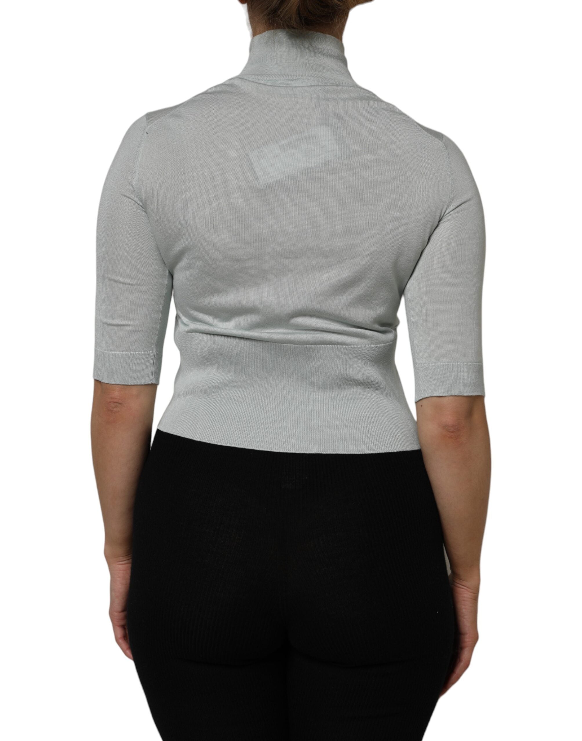 Pull Dolce & Gabbana gris à col roulé 3/4 avec manches longues, pull-over élégant et confortable.