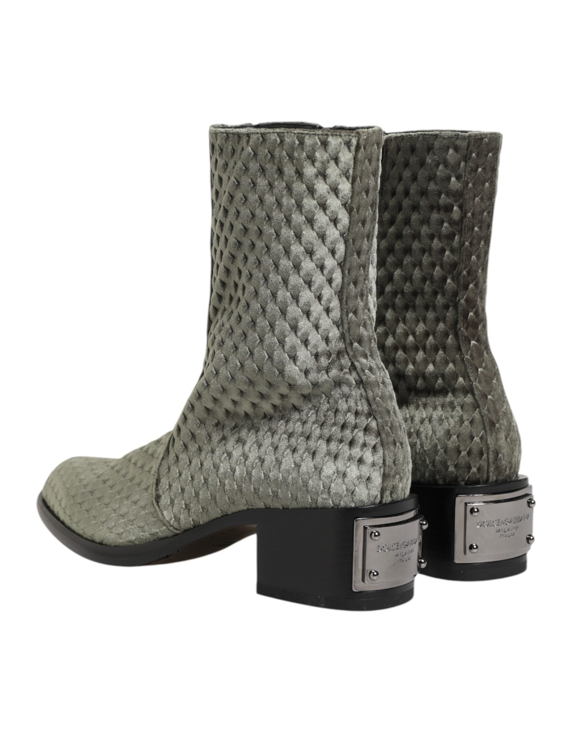 Bottes courtes en velours de coton gris Dolce & Gabbana, mi-mollet, avec semelle élégante et design sophistiqué.