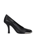 Escarpins noirs en cuir de marque Burberry, talons hauts élégants et design sophistiqué, visibles dans l'image.