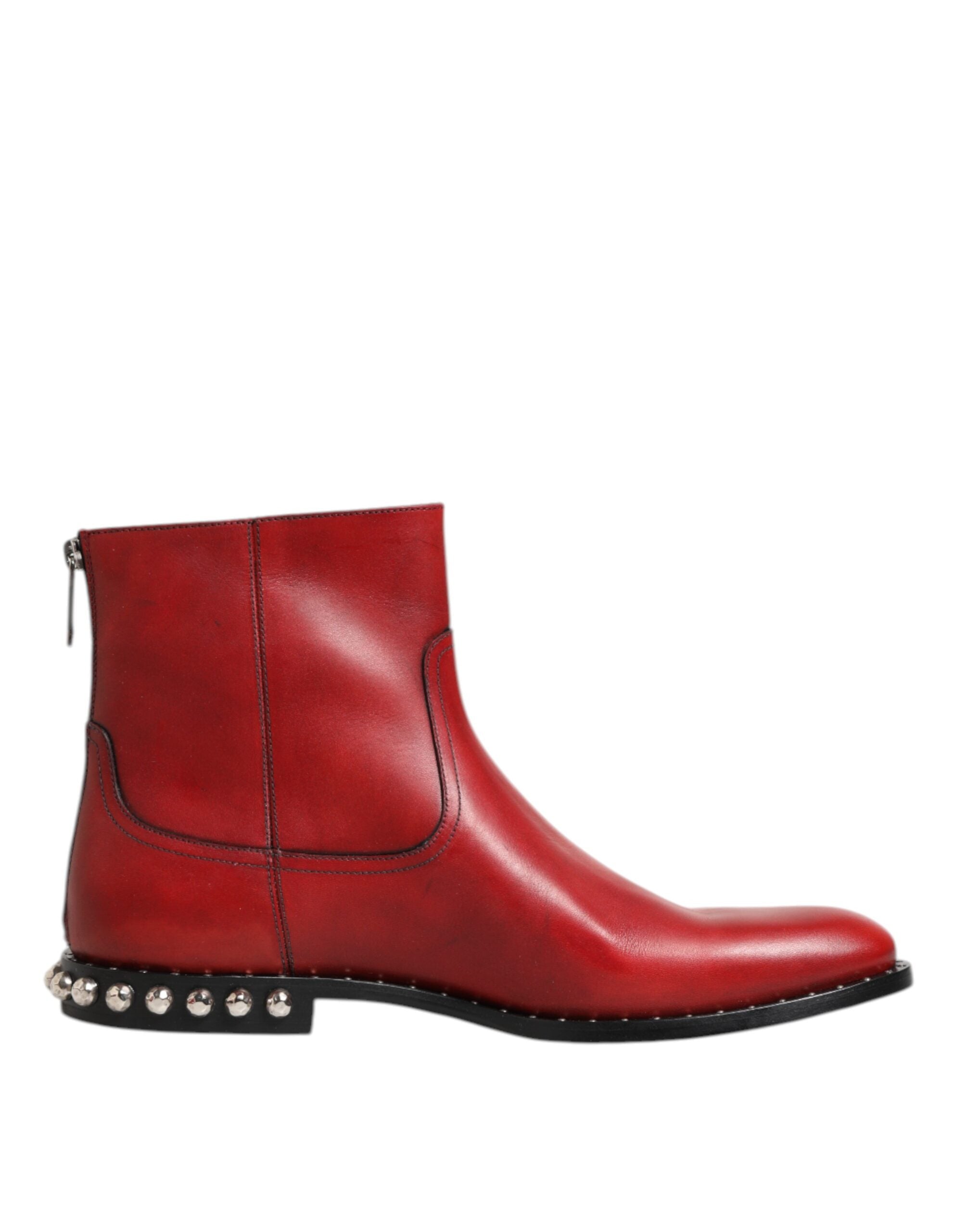 Bottines Chelsea courtes rouges Dolce & Gabbana à clous, style élégant et moderne, vue de face avec détails visibles