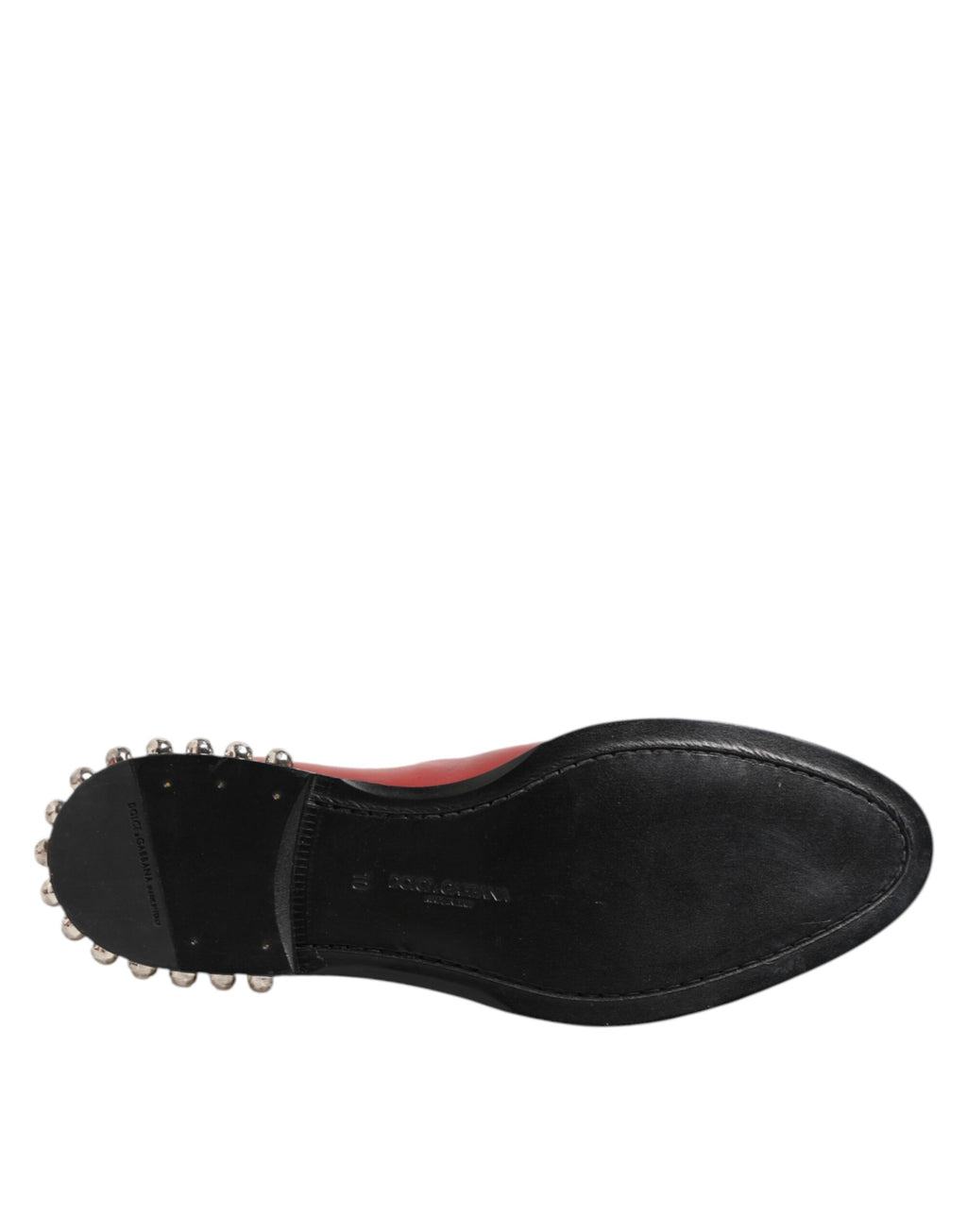 Bottines Chelsea courtes rouges Dolce & Gabbana à clous, style chic et tendance, en cuir avec semelle en caoutchouc.