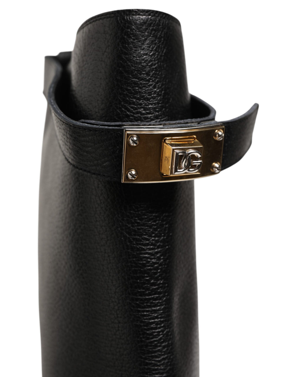 Bottes noires Dolce & Gabbana avec plaque logo sur le mollet, style élégant et moderne, en cuir avec semelle en caoutchouc.