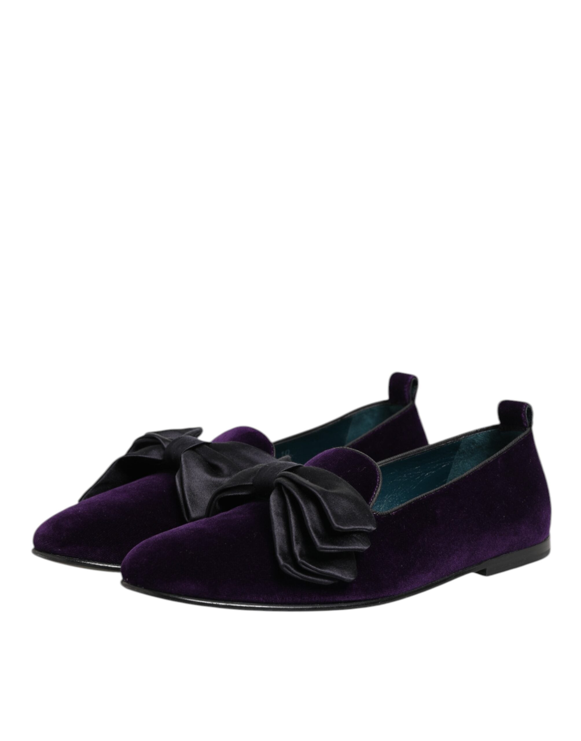 Chaussures mocassins Dolce & Gabbana en daim violet avec nœud en coton, slip-on élégants et confortables.