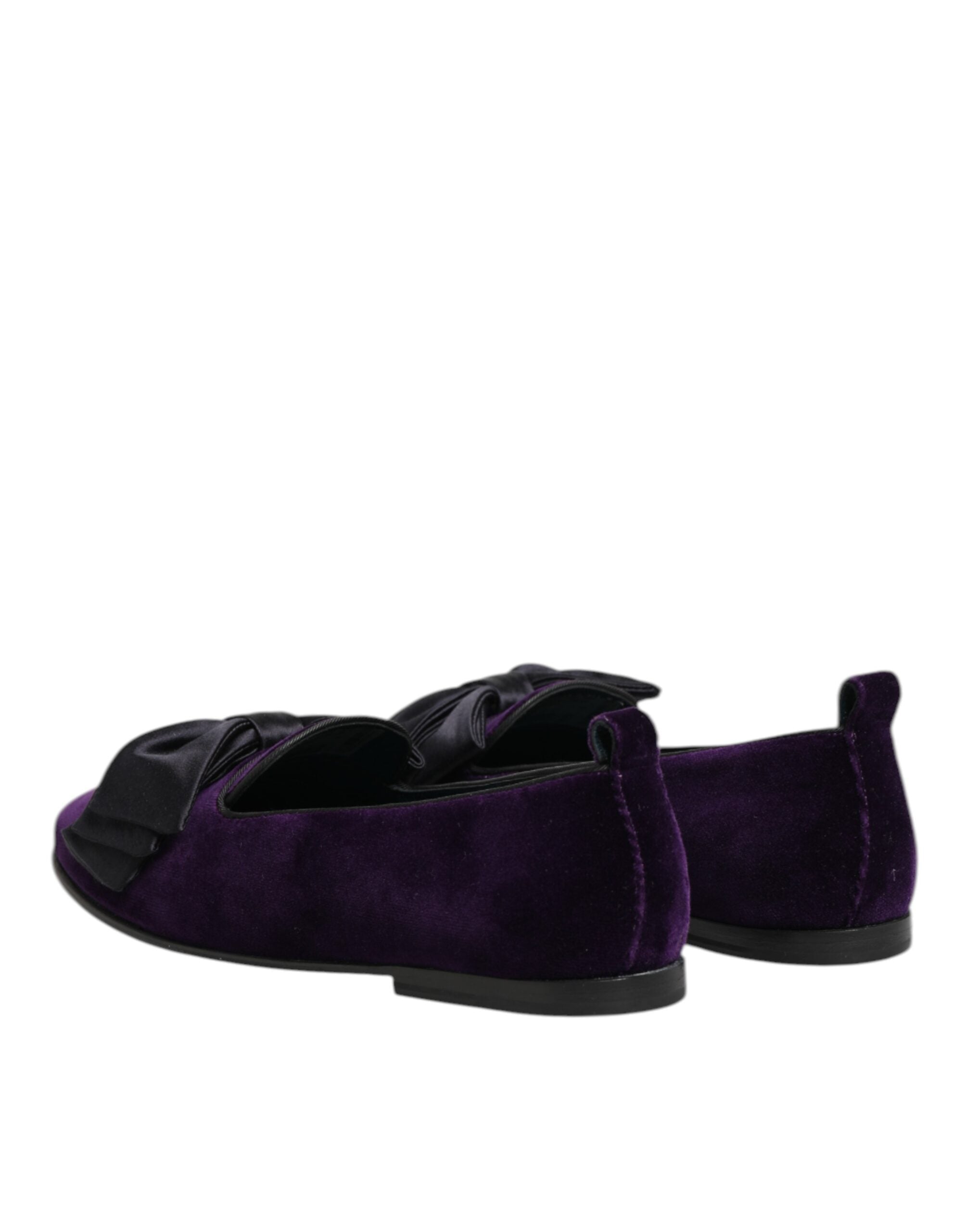 Chaussures mocassins Dolce & Gabbana en daim violet avec nœud en coton, slip-on élégants et confortables.