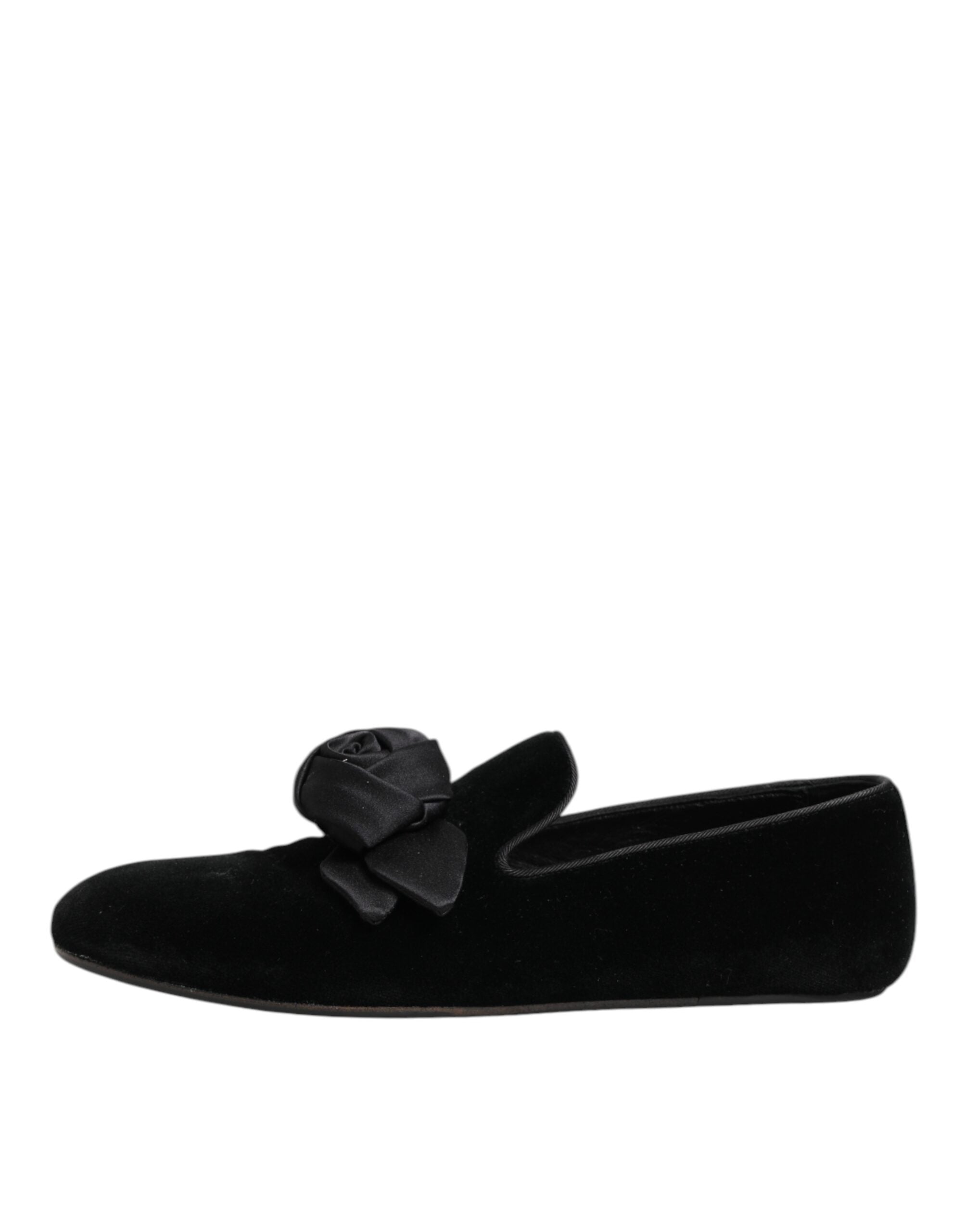 Mocassins Dolce & Gabbana en suédine noire avec détails en coton et roses, chaussures slip-on élégantes pour femmes.