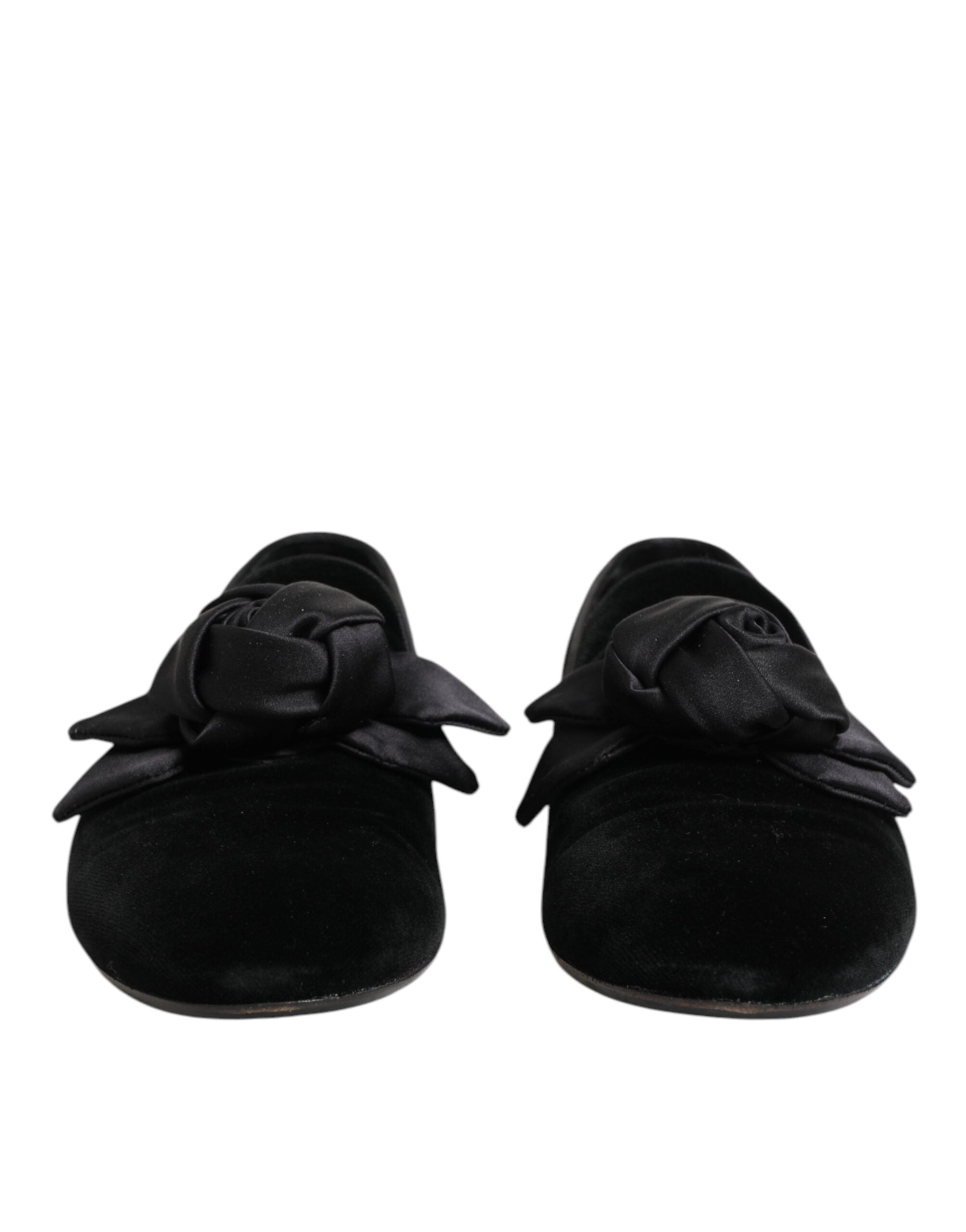 Chaussures mocassins Dolce & Gabbana en daim noir avec détails en coton et roses, chaussures slip-on élégantes pour femmes.