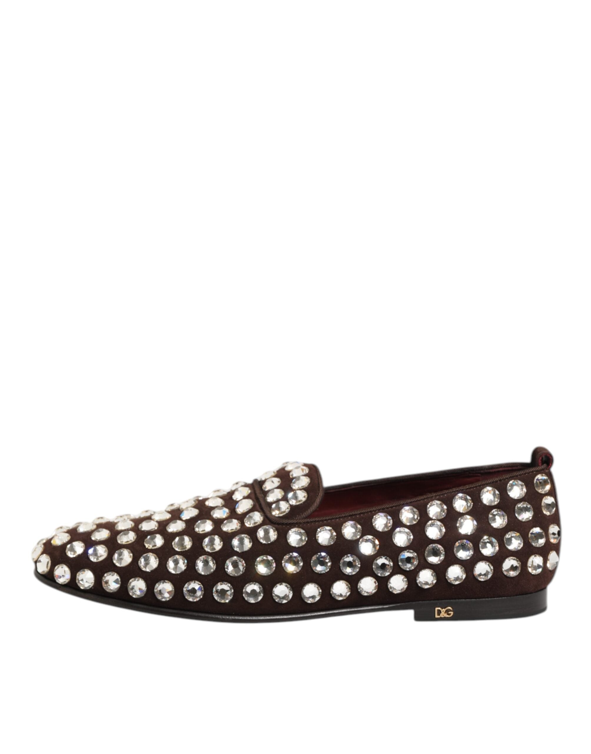 Mocassins en daim bordeaux Dolce & Gabbana avec cristaux, chaussures habillées élégantes, vue de face sur fond neutre.