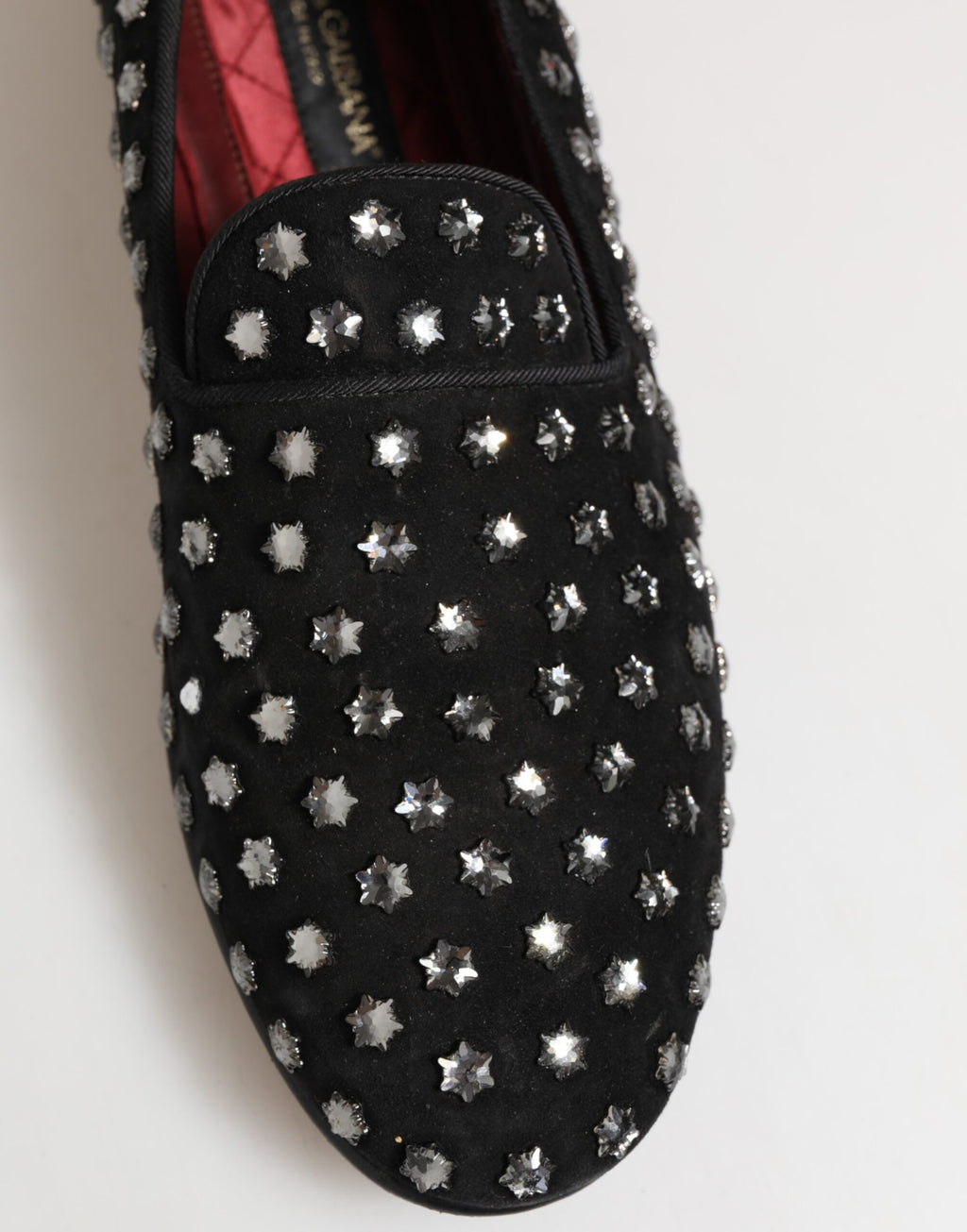 Mocassins noirs Dolce & Gabbana en cuir avec embellissements en cristal et design élégant pour hommes.