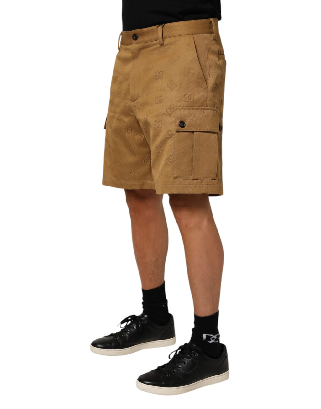Shorts cargo bermuda en coton stretch marron avec logo Dolce & Gabbana, style décontracté et confortable.
