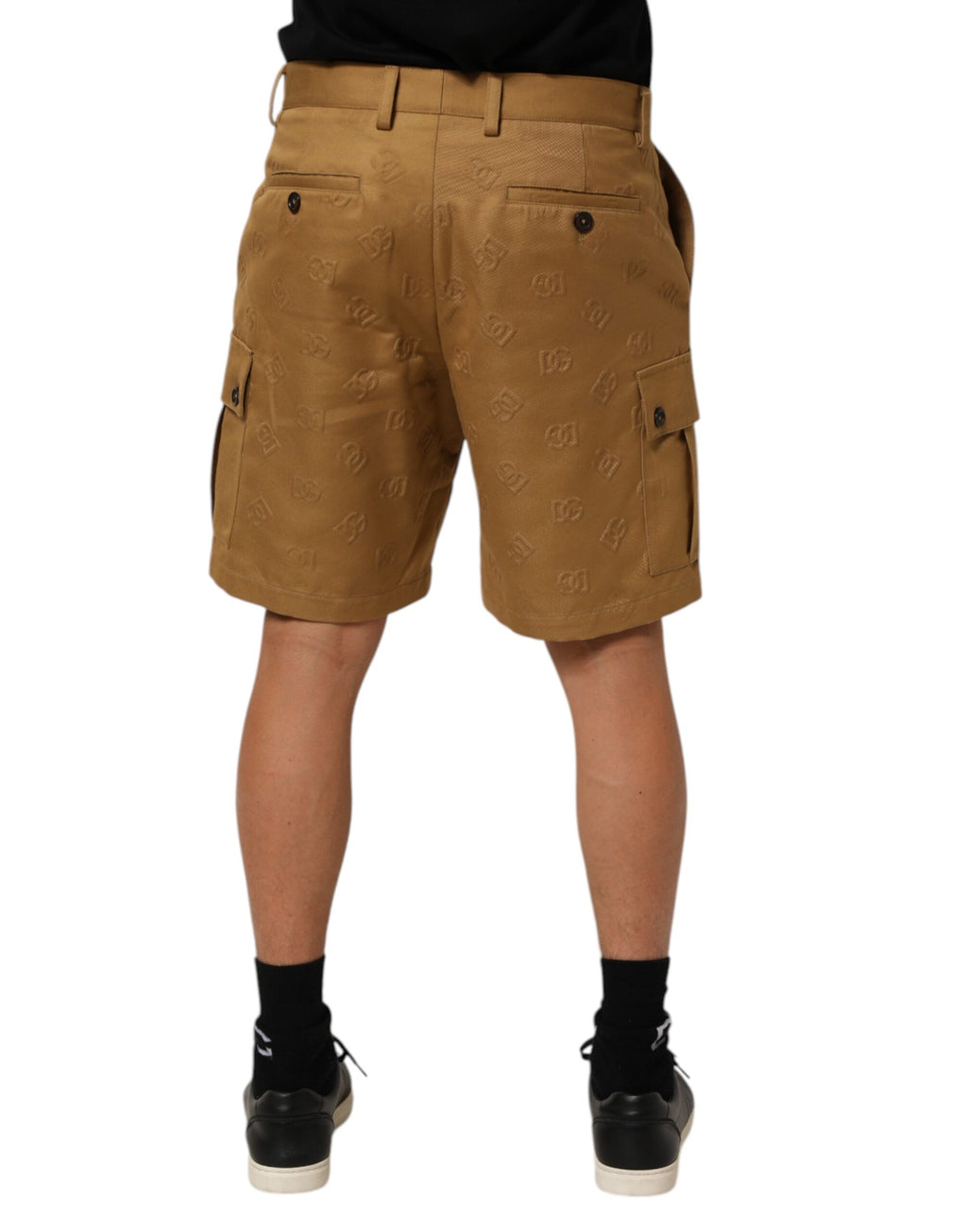 Shorts cargo bermuda en coton stretch marron avec logo Dolce & Gabbana, look décontracté et élégant.
