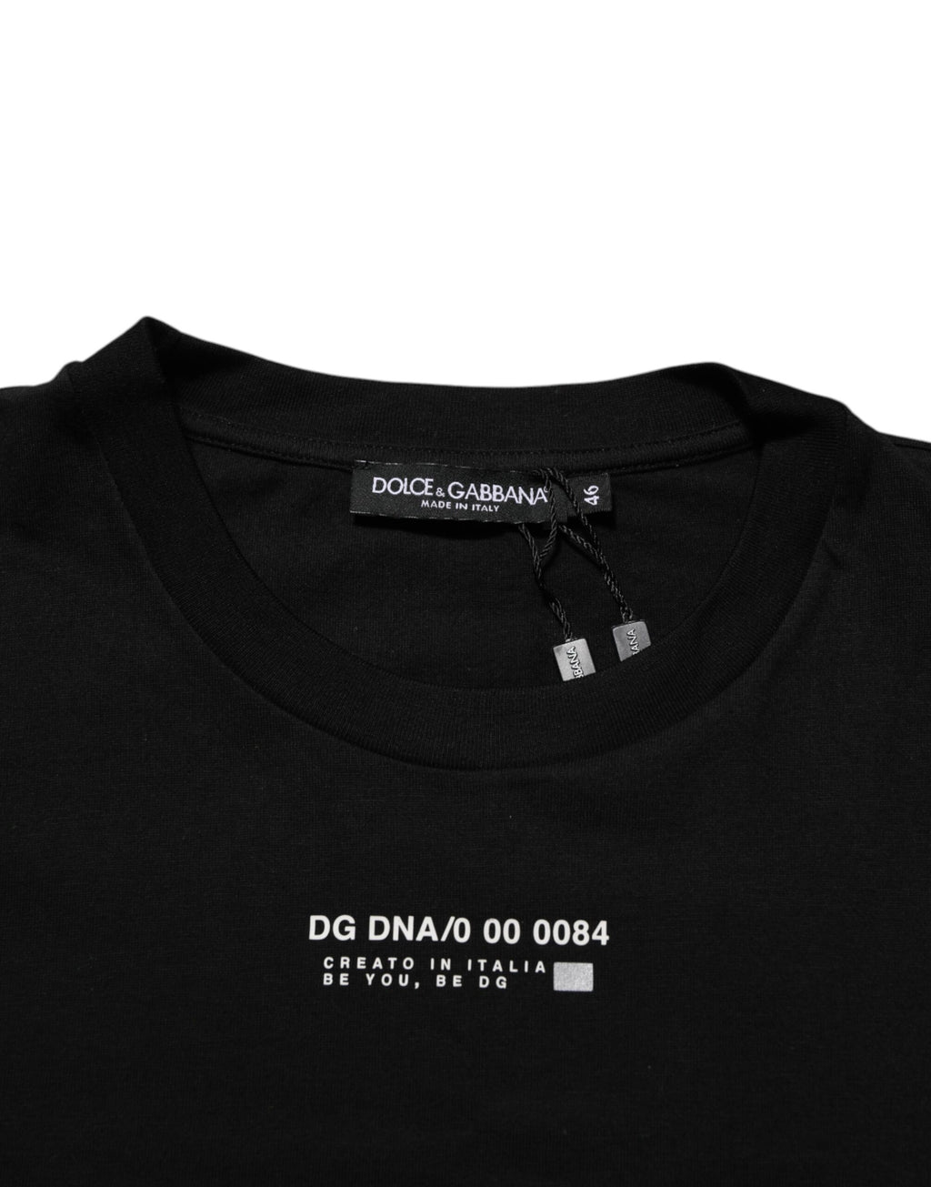 T-shirt noir en coton pour homme de marque Dolce & Gabbana avec col ras du cou et design statement, vue de face.