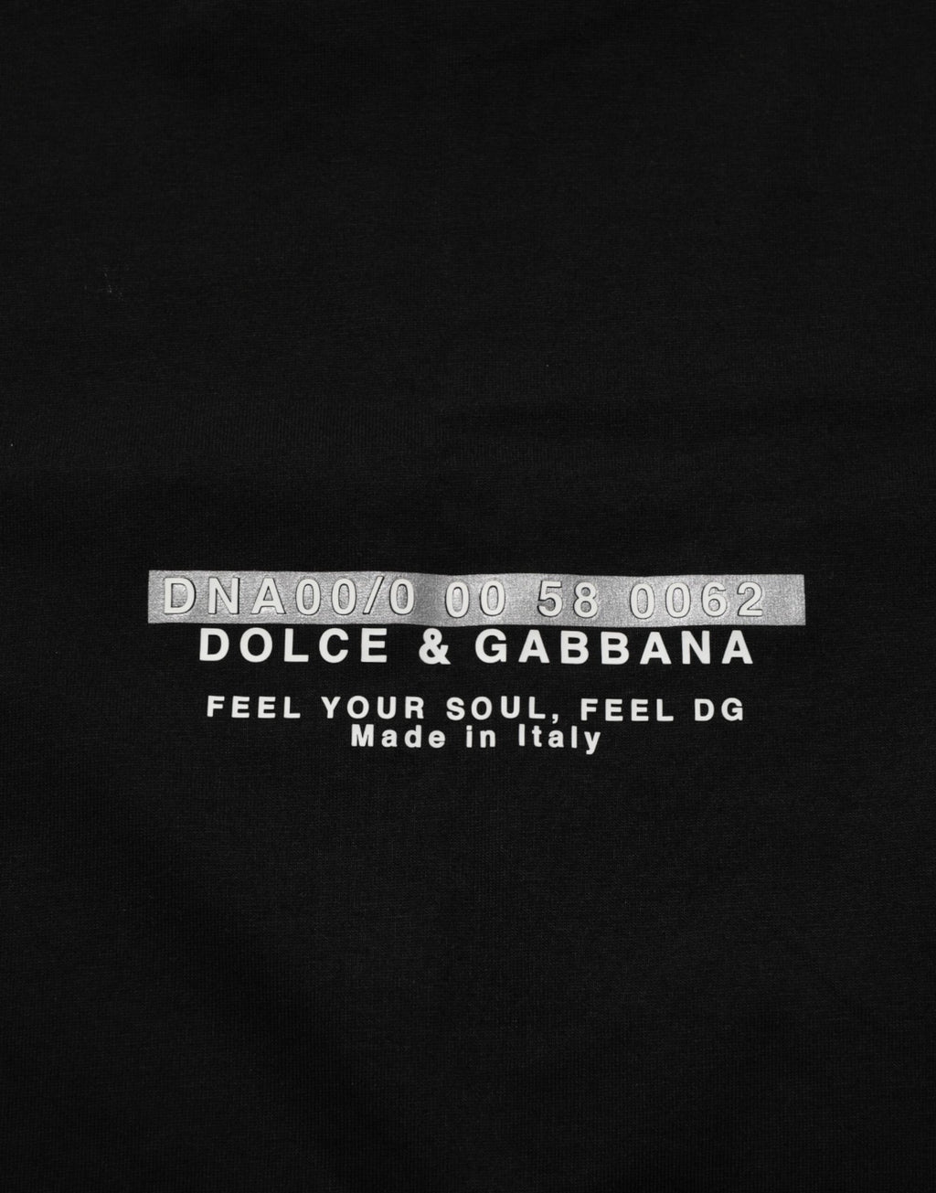 T-shirt homme en coton noir Dolce & Gabbana avec col rond et design statement, à porter décontracté ou élégant.