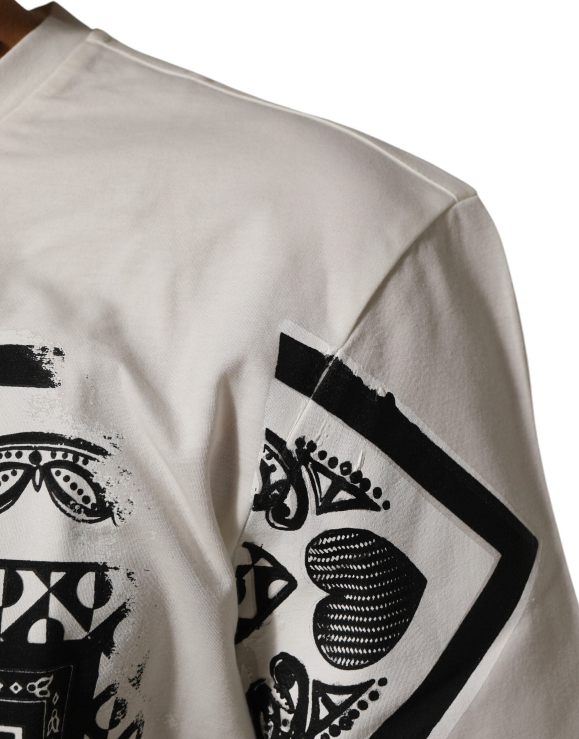 T-shirt blanc pour homme Dolce & Gabbana en coton avec motif bandana logo, style décontracté et élégant.